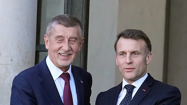 Premi�r Andrej Babi� dorazil do Elysejsk�ho pal�ce, kde ho p�iv�tal francouzsk� prezident Emmanuel Macron. V Pa��i se kon� jedn�n� l�dr� takzvan� koalice ochotn�ch. (6. ledna 2025)