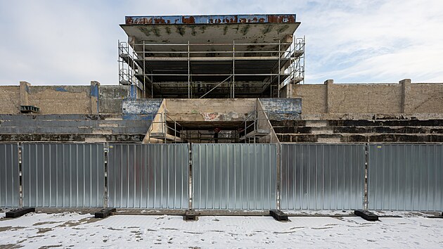 Br�na borc� vyrostla jako sou��st stadionu, kter� byl 31. kv�tna 1931 otev�en v r�mci V�stavy t�lesn� v�chovy a sportu za ��asti prezidenta T. G. Masaryka. (8. ledna 2026)