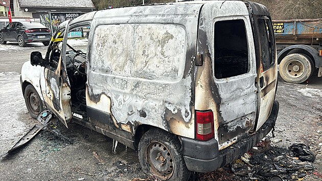 V Praze v Petrovic�ch byl v aut� nalezen mrtv� mu�. Pravd�podobn� se jednalo o �lov�ka bez domova. (8. ledna 2026)