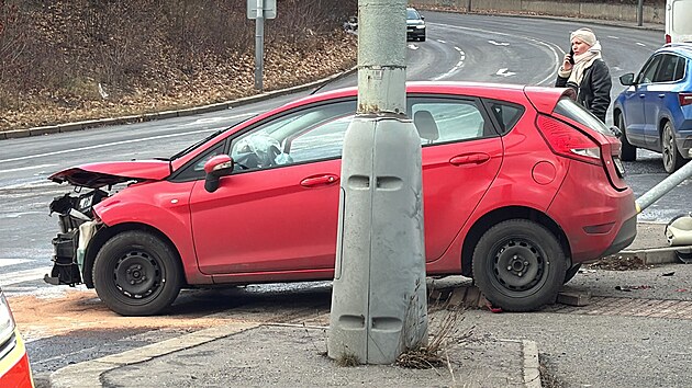 Nehoda dvou vozidel v Praze. Srazilo se i auto z�chrann� slu�by. (3. ledna 2026)