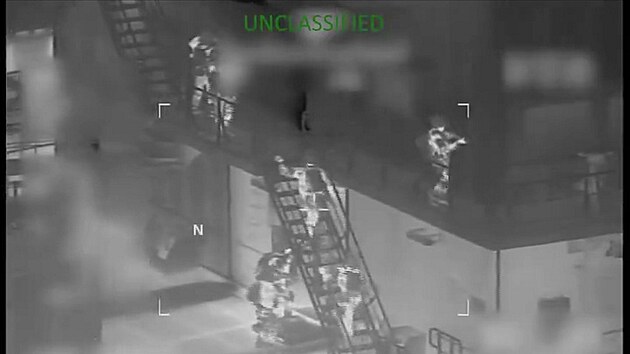 Sn�mky z americk�ho z�sahu na tankeru Marinera. (7. ledna 2026)