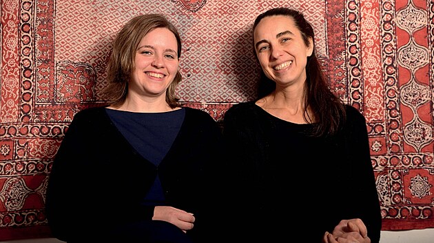 Jana Srncov� a Kl�ra Kub��kov�, autorky knihy Rozt�kan�