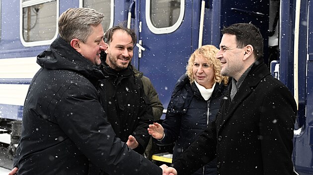 Ministr zahrani�� Petr Macinka (Motorist� sob�) p�i p��jezdu na Ukrajinu (9. ledna 2026)