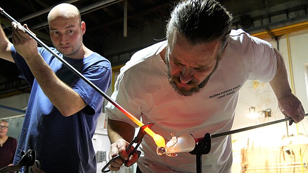 Pro Luk�e Vernera (vpravo) je sklo v�n� ji� od d�tstv�.