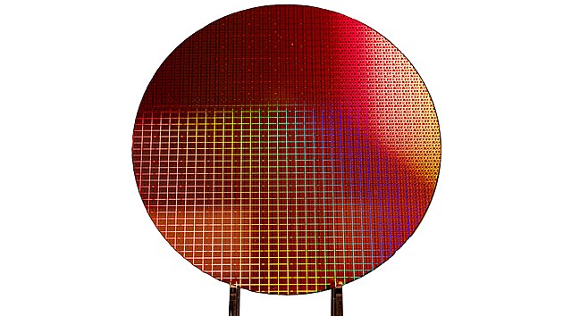 Wafer nov�ch procesor� Intel Panther Lake