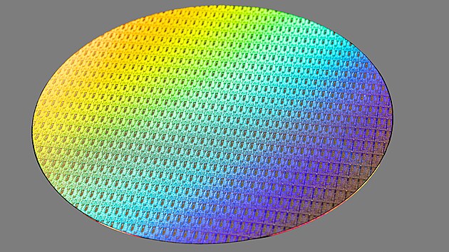 Wafer nov�ch procesor� Intel Panther Lake