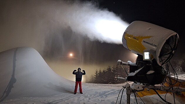 Intenzivn� zasn�ov�n� sjezdovek v Pot��k�ch.
