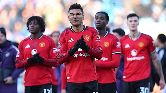 Fotbalist� Manchesteru United po rem�ze 1:1 v Leedsu.