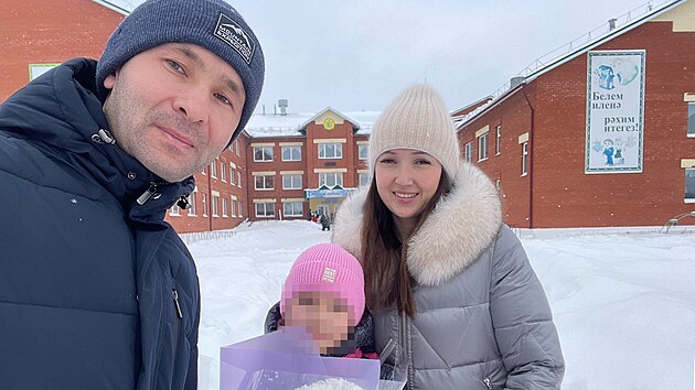 Iljas Gimadutdinov s rodinou. (1. ledna 2024)