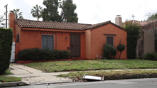 Pronajat� d�m Mickeyho Rourkea v Los Angeles, ze kter�ho se musel vyst�hovat. Herec skon�il na hotelu. (5. ledna 2026)