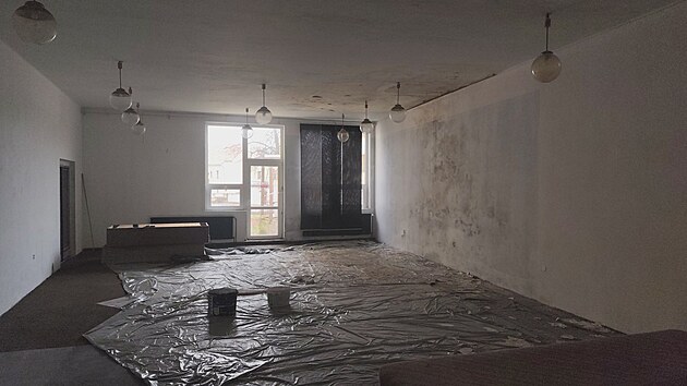 B�val� hotel Orlice v T�ni�ti nad Orlic� na Rychnovsku. N�kdej�� hotelov� restaurace m� probl�m se �patnou izolac� st�echy.