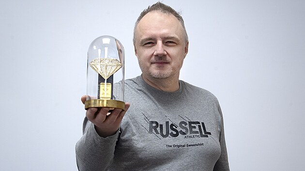 Nikdy p�edt�m Lubo� Pi�an nic podobn� velk�ho nevyhr�l. �To je poprv� v m�m �ivot�,� �ekl s t�m, �e �t�st� zkou�el i v p�edchoz�ch hr�ch port�lu iDNES.cz. V nich se mu ov�em nepoda�ilo z�skat ani jednu z denn�ch v�her. (7. ledna 2026)