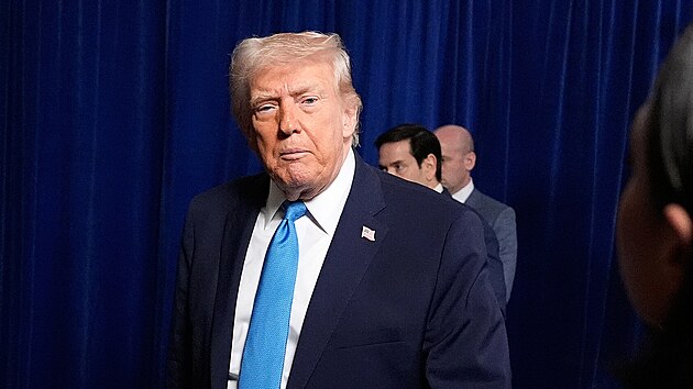 Prezident Donald Trump po tiskov� konferenci v Mar-a-Lago (3. ledna 2026)