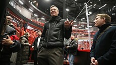 Kapitán �eského daviscupového týmu Tomá� Berdych p�i prohlídce jihlavské...