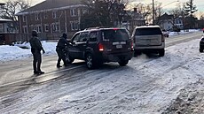 St�elbu agent� ICE v Minneapolisu zachytili lidé z n�kolika úhl�