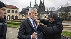 Prezident Petr Pavel p�i natá�ení svého novoro�ního projevu, který televize...