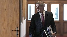 Andrej Babi� dorazil na Ú�ad vlády. Na sch�zi se bude mimo jiné projedná návrh...