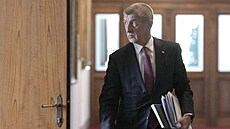 Andrej Babi� dorazil na Ú�ad vlády. Na sch�zi se bude mimo jiné projedná návrh...