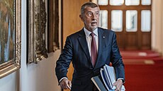 Premiér Andrej Babi� (ANO) p�ed zasedáním vlády, na které se mimo jiné bude...