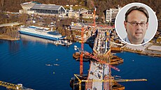 Dvorecký most ve výstavb�. Ve vý�ezu je Martin �ubrt, nám�stek �editele ROPID...