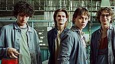 Maxmilián Kocek (t�etí zleva) v sérii Metoda Markovi�: Straka.