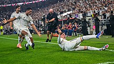 Hrá�i Realu Madrid oslavují vedoucí gól v semifinále �pan�lského superpoháru.