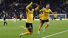 Úto�ník Mateus Mané z Wolverhamptonu slaví sv�j gól proti West Hamu.