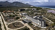 Letecký pohled na opu�t�ný hotel na ostrov� Margarita ve Venezuele. (26....