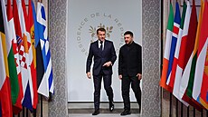 Diplomacie a skute�ná pomoc musí jít ruku v ruce, uvedl Zelenskyj poté, co se...