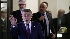 Premiér Andrej Babi� se zú�astnil jednání lídr� takzvané koalice ochotných,...