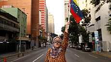 P�íznivci venezuelského prezidenta Nicoláse Madura mu v Caracasu vyjad�ují...