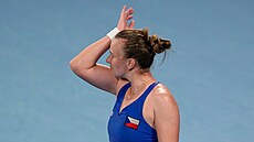 Barbora Krej�íková smutní ve �tvrtfinále United Cupu.