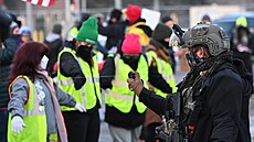 Ameri�ané v Minneapolisu protestují proti Ú�adu pro imigraci a cla (ICE) poté,...