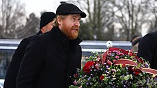 Na poh�eb herce Pavla Ne�ase v Brn� dorazil také hokejista Jakub Vorá�ek...