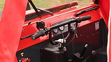 Brno v roce 2018 p�edstavilo �ervenou rolbu na úpravu ledu na zdej�í p�ehrad�....