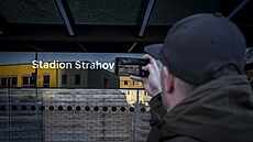 Hadovitá, nebo Stadion Strahov? Zastávka v pra�ské Michli má nový p�íst�e�ek,...