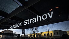 Hadovitá, nebo Stadion Strahov? Zastávka v pra�ské Michli má nový p�íst�e�ek,...