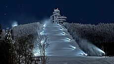 Horský resort je krom� dvou svah� pln� v provozu. Na zprovozn�ní �eká mimo jiné...