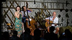 Hudebn�-literární po�ad Opravna du�í s Dá�ou Zázv�rkovou a Martinou Preissovou