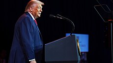 Prezident Donald Trump hovo�í s republikánskými zákonodárci Sn�movny...