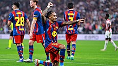 Brazilský úto�ník Raphinha z Barcelony se raduje v semifinále �pan�lského...