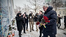 Ministr zahrani�í Petr Macinka (Motoristé) se svým ukrajinským prot�j�kem...