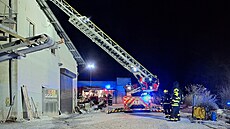 Hasi�e p�i likvidaci no�ního po�áru elektrorozvodny v Krásnu na Sokolovsku...