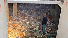 Zú�ení schod� b�hem rekonstrukce ve �výcarském baru La Constellation v roce...