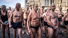 15. ro�ník T�íkrálového otu�ileckého plavání pod Karlovým mostem (6. ledna 2026)