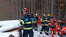 Záchrana mu�e, který se zranil v lese u Huslenek na Vsetínsku. (leden 2026)