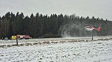 Záchrana mu�e, který se zranil v lese u Slavi�ína na Zlínsku. Zran�ním podlehl....