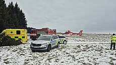 Záchrana mu�e, který se zranil v lese u Slavi�ína na Zlínsku. Zran�ním podlehl....