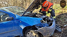 Záchraná�i u nehody mezi Zádve�icemi a Vizovicemi na Zlínsku. (3. leden 2026)