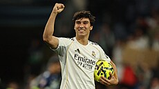 Úto�ník Realu Madrid Gonzalo García se zápasovým mí�em po hattricku do sít�...